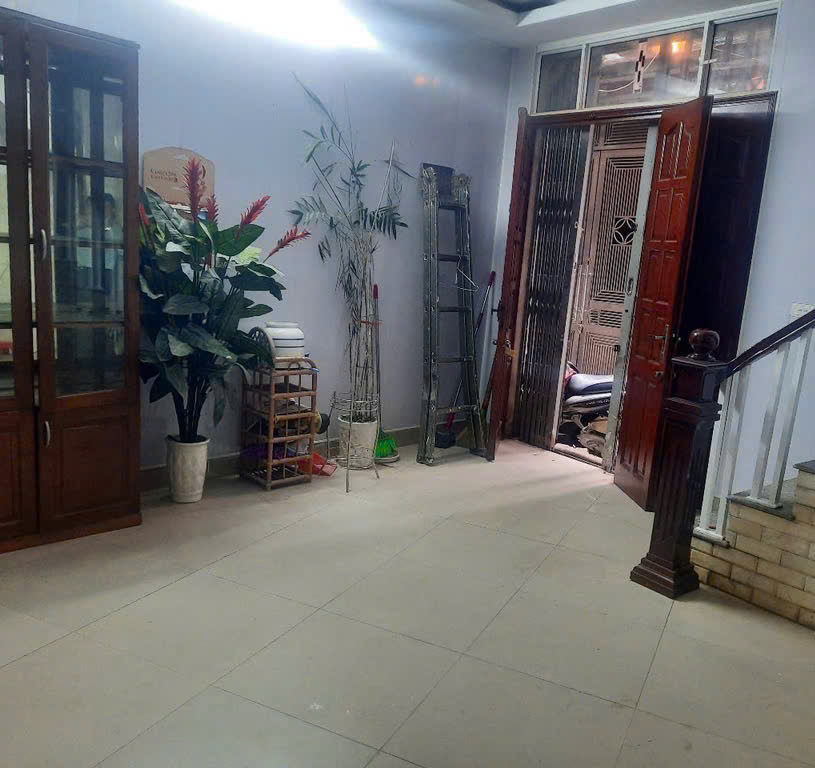 NHỈNH 5 TỶ CÓ NGAY NHÀ 5 TẦNG DÂN XÂY KIÊN CỐ TẠI ĐƯỜNG LĨNH NAM – HOÀNG MAI.  NGÕ Ô TÔ TRÁNH