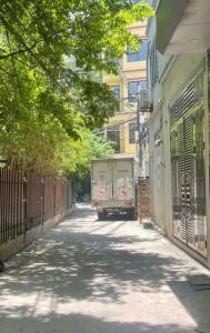 NHỈNH 5 TỶ CÓ NGAY NHÀ 5 TẦNG DÂN XÂY KIÊN CỐ TẠI ĐƯỜNG LĨNH NAM – HOÀNG MAI.  NGÕ Ô TÔ TRÁNH