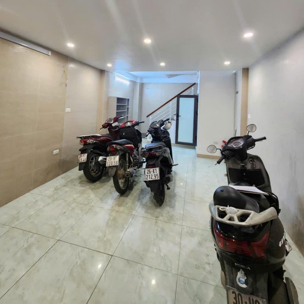 BÁN NHÀ ĐẦU PHỐ QUAN NHÂN,DT 30M2, 7 TẦNG, MT4M, GIÁ 8,5 TỶ