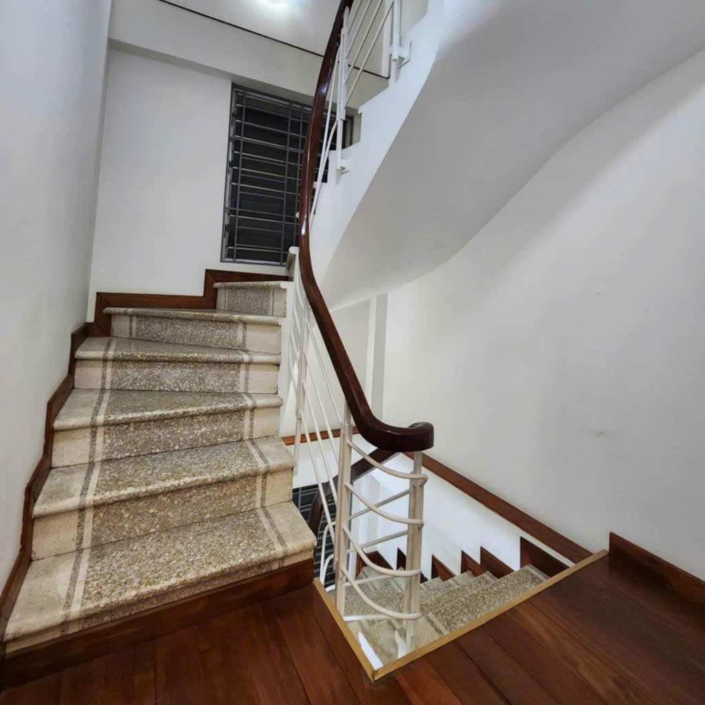 BÁN NHÀ ĐẦU PHỐ QUAN NHÂN,DT 30M2, 7 TẦNG, MT4M, GIÁ 8,5 TỶ