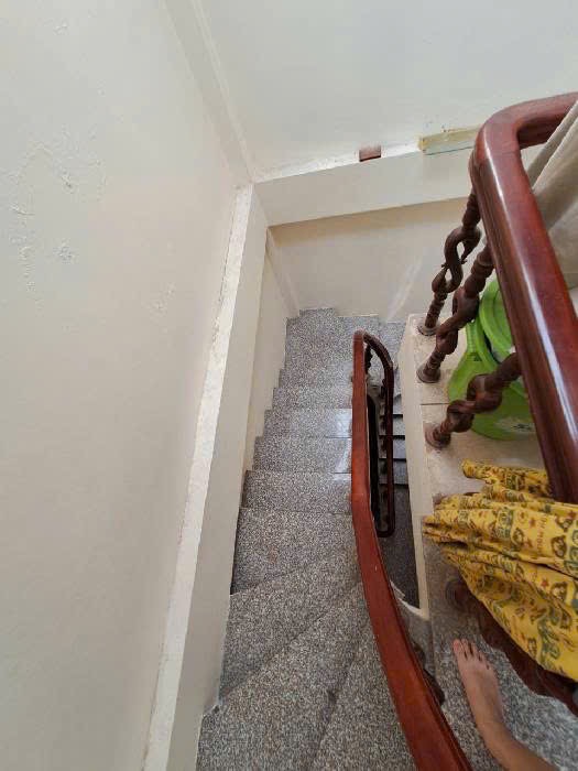 B_Á_N NHÀ NGỌC THUỴ DÂN XÂY CHẮC CHẮN. SỔ ĐỎ VUÔNG VẮN.6tỷ