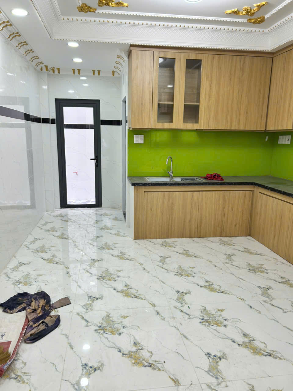 Bán nhà 5 tầng mới xây hẻm nhựa 6m đường lê văn quới vào