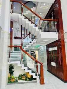 Bán nhà 5 tầng mới xây hẻm nhựa 6m đường lê văn quới vào