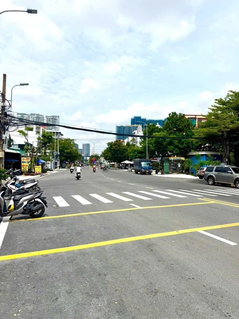 BÁN ĐẤT MẶT TIỀN - HXH 4M - PHÚ THUẬN - QUẬN 7 - KDC HIỆN HỮU - 80m² - TẶNG DÀN MÓNG BÊ TÔNG 4 TẦNG - 6,6TỶ