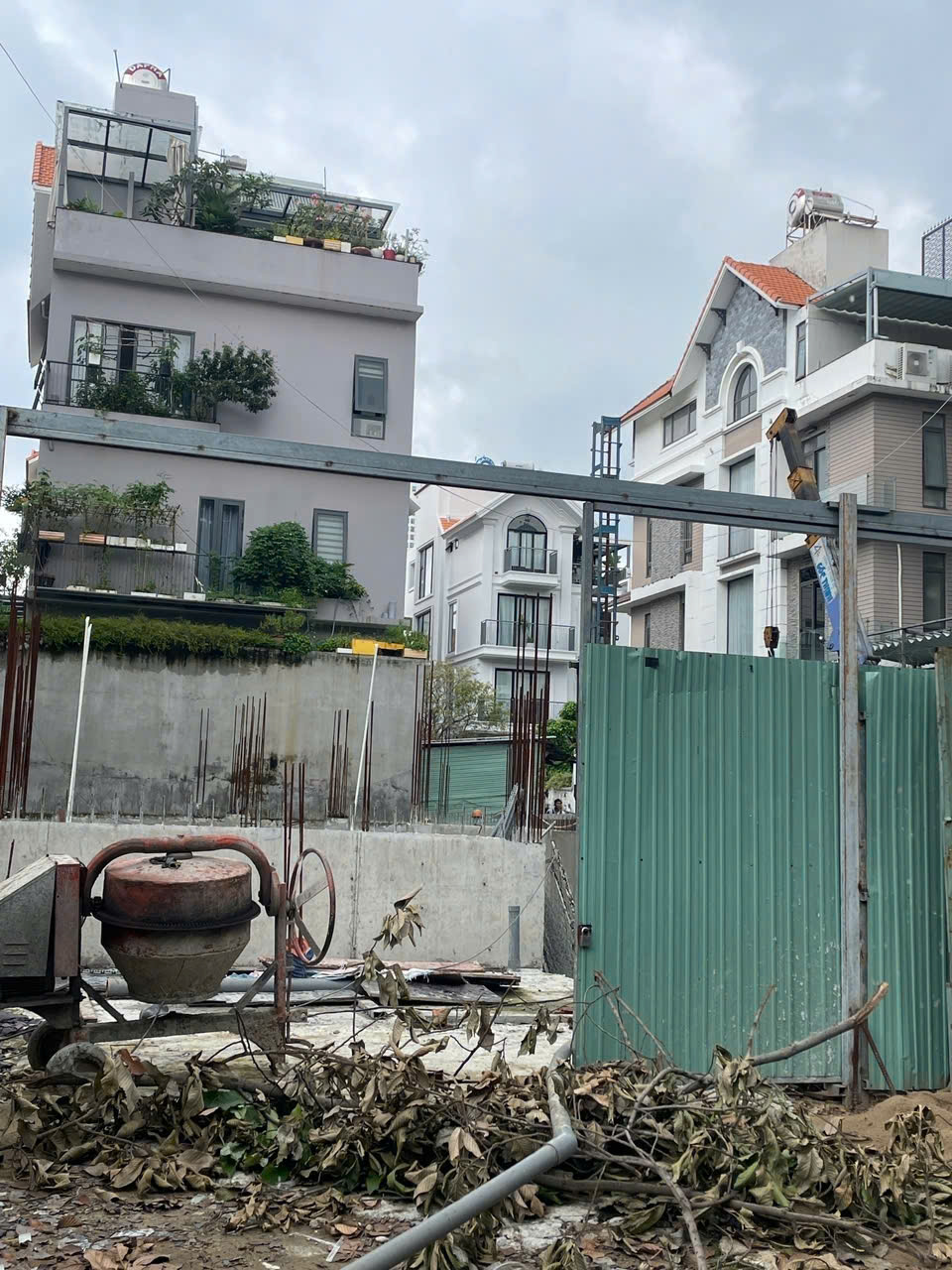 BÁN ĐẤT MẶT TIỀN - HXH 4M - PHÚ THUẬN - QUẬN 7 - KDC HIỆN HỮU - 80m² - TẶNG DÀN MÓNG BÊ TÔNG 4 TẦNG - 6,6TỶ