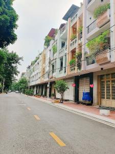 BÁN ĐẤT MẶT TIỀN - HXH 4M - PHÚ THUẬN - QUẬN 7 - KDC HIỆN HỮU - 80m² - TẶNG DÀN MÓNG BÊ TÔNG 4 TẦNG - 6,6TỶ