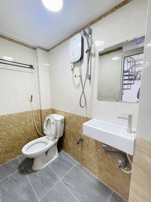 NHỈNH 3 TỶ CÓ NGAY NHÀ BÌNH THẠNH HẺM XE HƠI THÔNG, GIÁP Q1