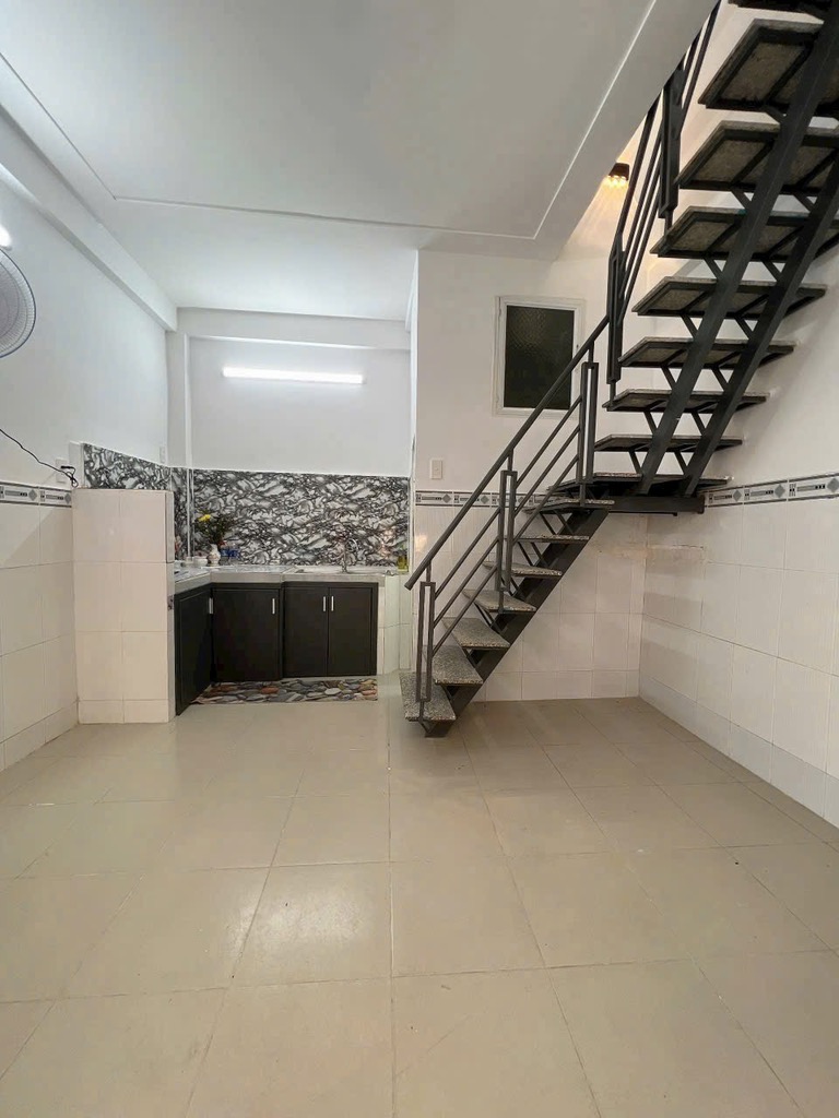 Nhà 3 tầng - khu vip Tân Phú - sát bên Tân Bình - sổ hồng riêng - ngang 4m- chỉ 2 tỷ