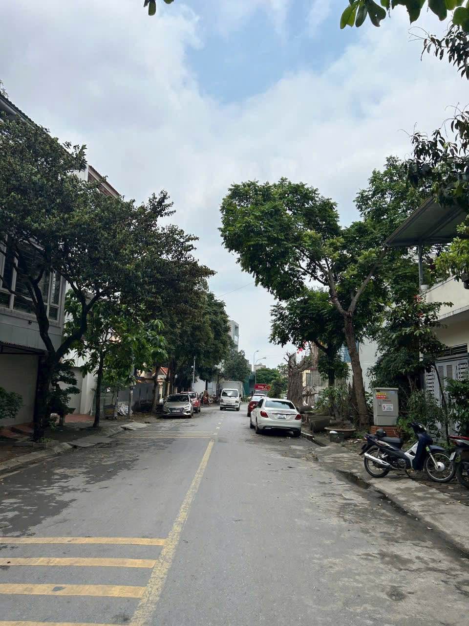 BÁN NHÀ NGỌC THỤY - QUẬN LONG BIÊN CĂN GÓC 2 MẶT THOÁNG