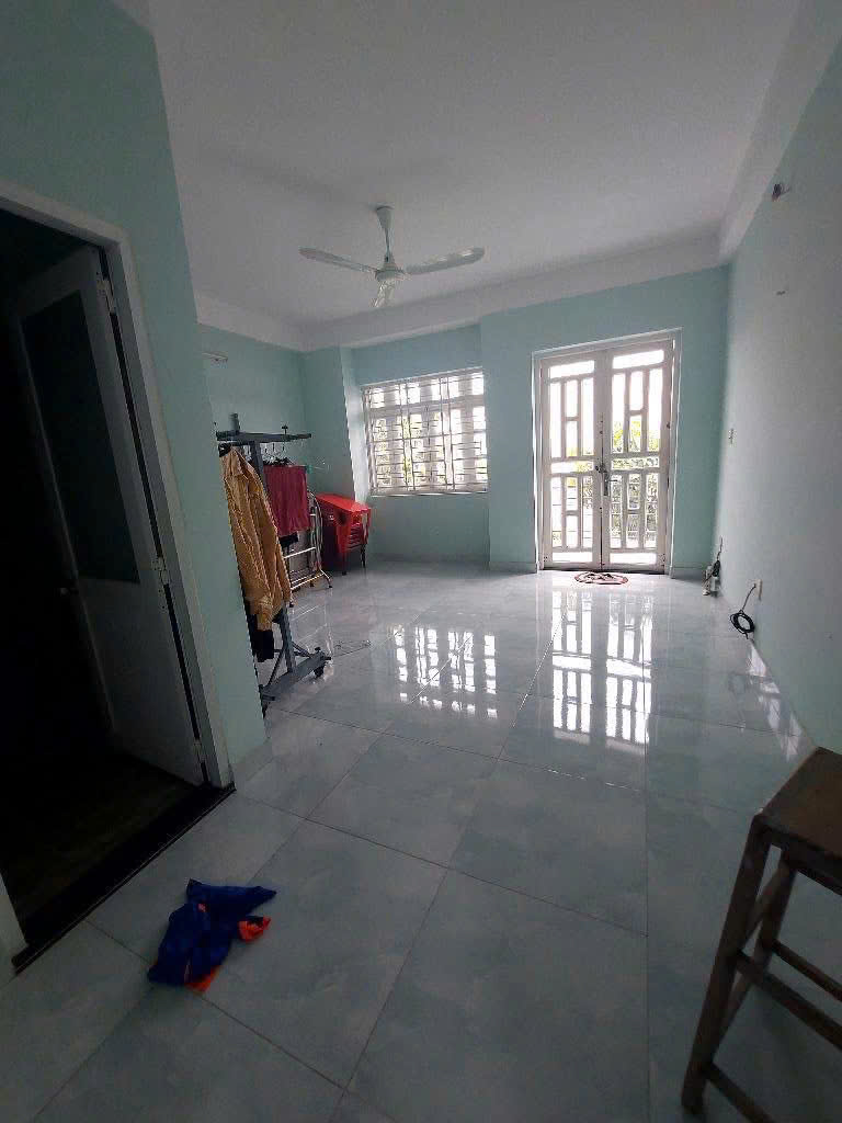 Nhà 2 mặt tiền hẻm thông 6m xe hơi tận nơi,nhà hoàn công đầy đủ,gần 3 trường ĐH