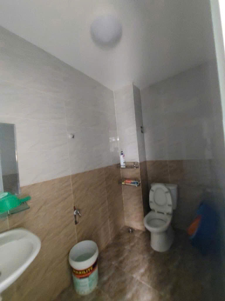Nhà 2 mặt tiền hẻm thông 6m xe hơi tận nơi,nhà hoàn công đầy đủ,gần 3 trường ĐH