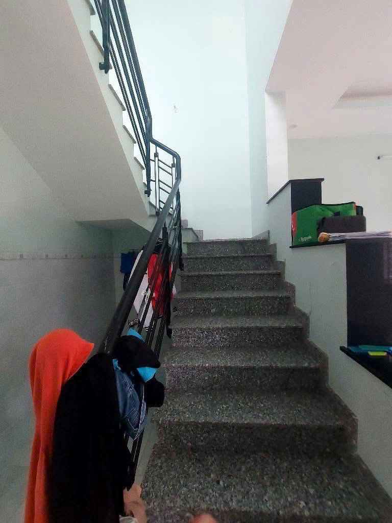 Nhà 2 mặt tiền hẻm thông 6m xe hơi tận nơi,nhà hoàn công đầy đủ,gần 3 trường ĐH