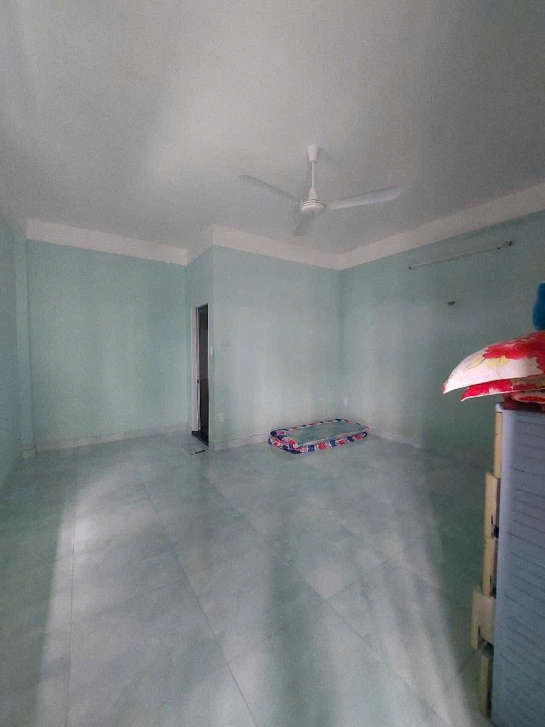 Nhà 2 mặt tiền hẻm thông 6m xe hơi tận nơi,nhà hoàn công đầy đủ,gần 3 trường ĐH