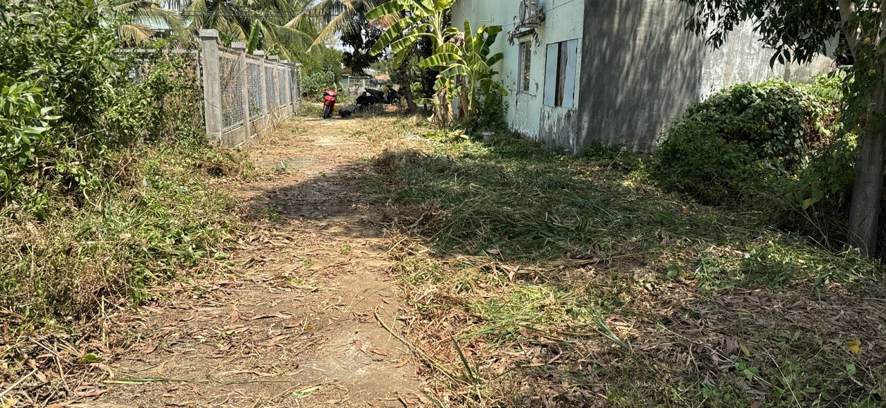 121,3m2 (7,6m x 16m) thổ cư,oto tới nơi,cách UBND,trường học,bách hoá xanh..900m