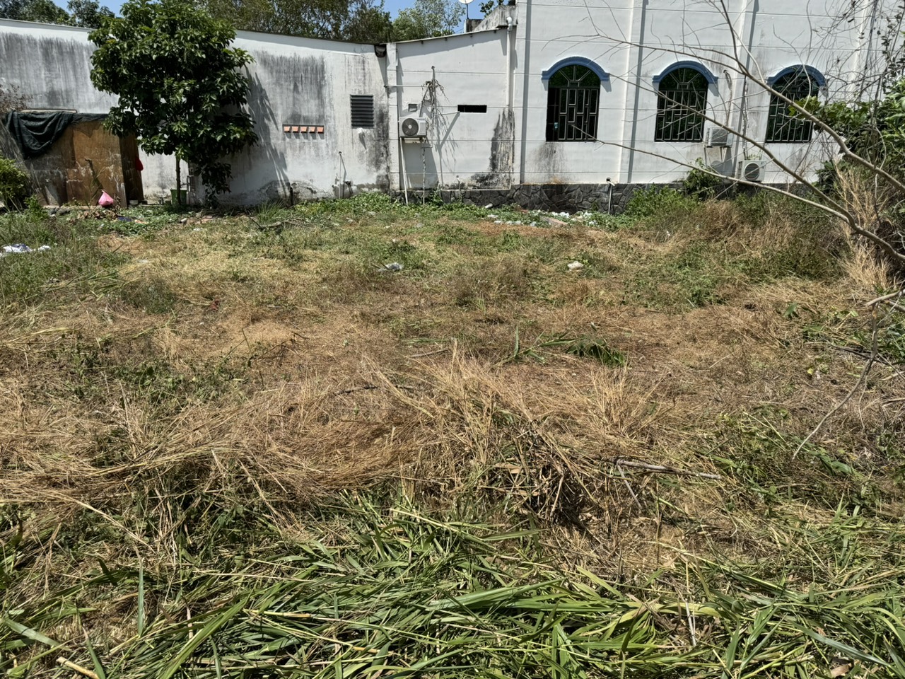 121,3m2 (7,6m x 16m) thổ cư,oto tới nơi,cách UBND,trường học,bách hoá xanh..900m