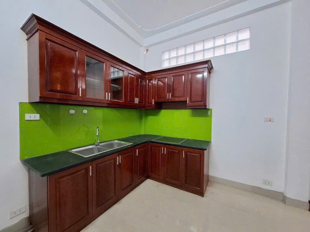 BÁN NHÀ NGỌC THUỴ - HIẾM - NGÕ THÔNG Ô TÔ VÀO NHÀ - 32.1M2 5 TẦNG - GIÁ NHỈNH 7 TỶ