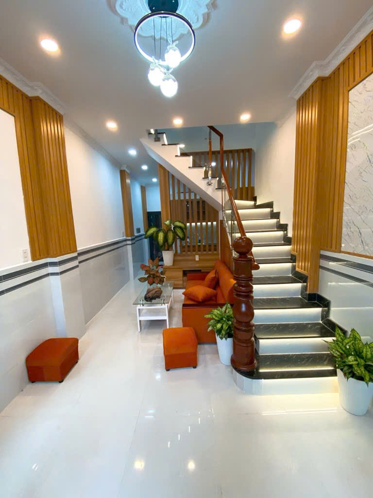 NHỈNH 4 TỶ -NHÀ ĐẸP 2 LẦU - SỔ HỒNG RIÊNG-PHẠM THẾ HIỂN- P.5Q.8