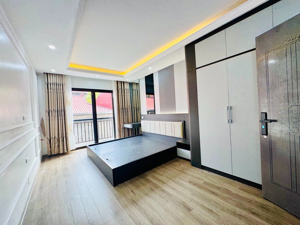 Bán nhà Định công, 37m2 , 2,5 tầng như mới giá 6.5 tỷ