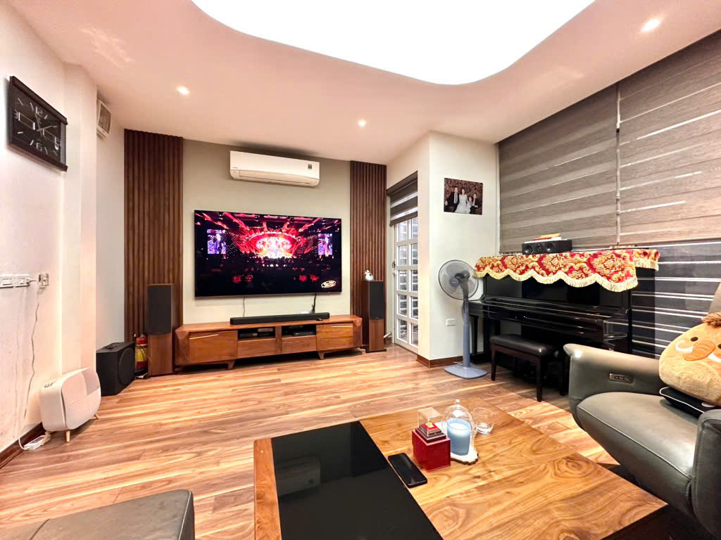 BÁN NHÀ LÔ GÓC, OTO VÀO NHÀ, 51M2 - 14.8 TỶ HAI MẶT THOÁNG, GẦN CHỢ, NHÀ MỚI XÂY