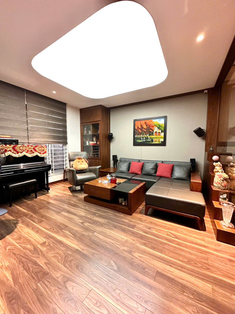 BÁN NHÀ LÔ GÓC, OTO VÀO NHÀ, 51M2 - 14.8 TỶ HAI MẶT THOÁNG, GẦN CHỢ, NHÀ MỚI XÂY