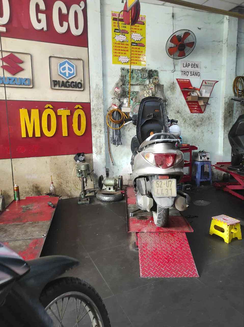 Hiếm ! Bán nhà mặt tiền Huỳnh Tấn Phát, Q7, 195m2, 2 tầng, chỉ 29 tỷ