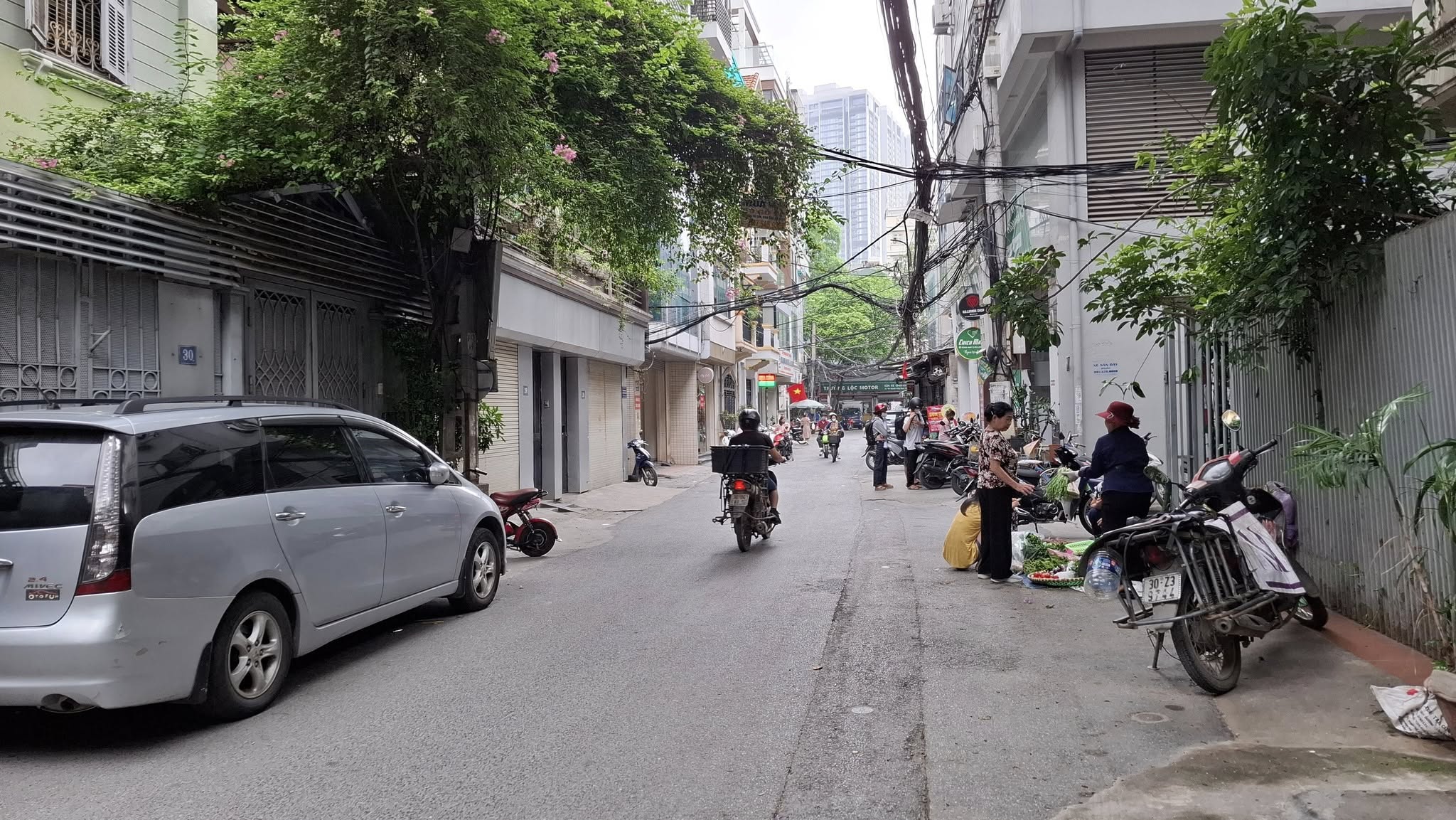“Kinh doanh đắc lợi – Ở đẳng cấp với đất mặt phố Cầu Giấy trung tâm Hà Nội” diện tích 60m2, 5T,MT 6m, 11.2 tỷ