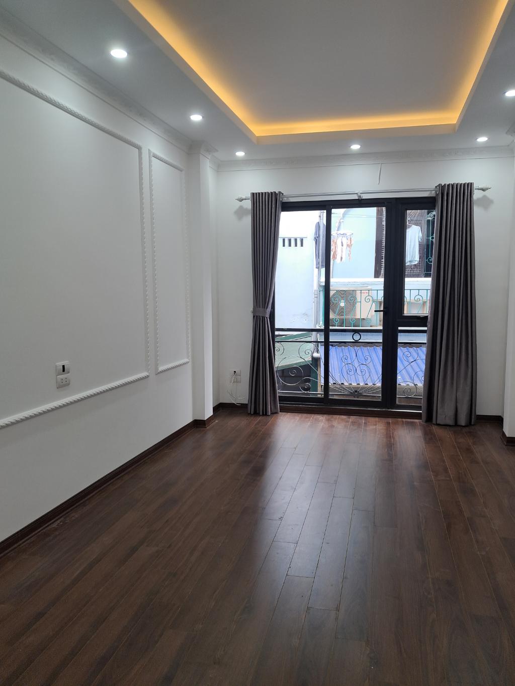 7 TỶ CÓ 5 TẦNG NHÀ MỚI ĐẸP FULL NỘI THẤT THỤY KHUÊ QUẬN TÂY HỒ - GẦN NGÕ Ô TÔ - KHU VỰC HIẾM NHÀ BÁN