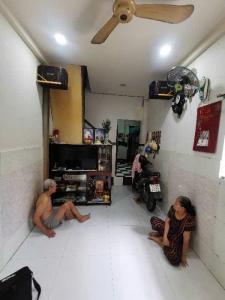 Bán nhà mặt tiền Lương Ngọc Quyến, gần đại học Công Nghiệp Gò Vấp, 2 tầng, nhỉnh 2 tỷ