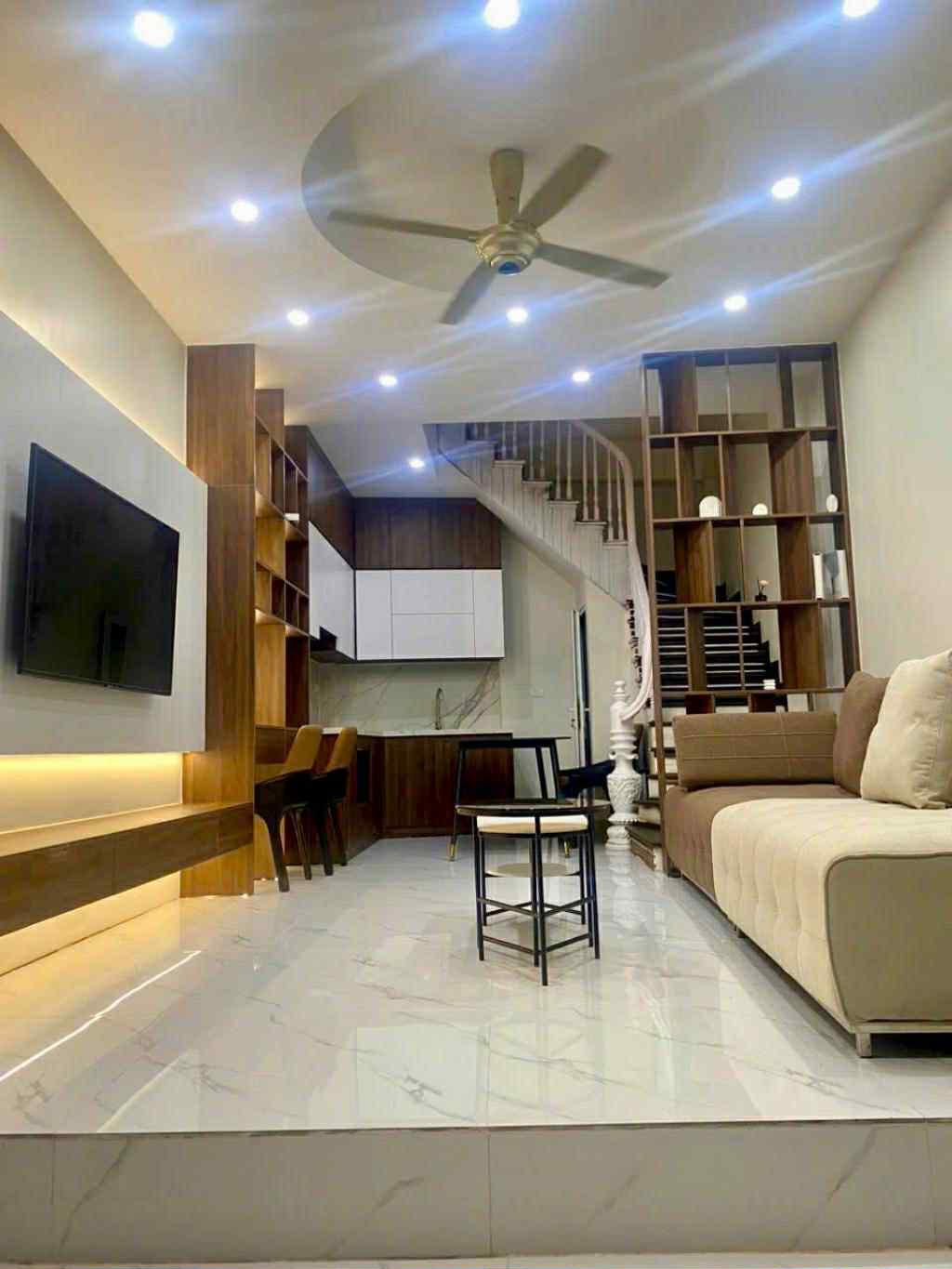 Cần Bán 181.74.23 Trần Phú 34 3.6 10 6.95 tỷ Văn Quán Hà Đông 5-10 tỷ HĐ