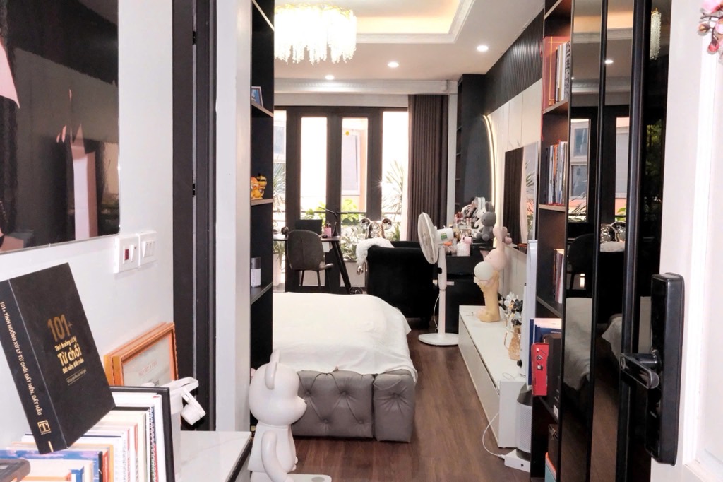 KHU PHÂN LÔ VIP - 6 TẦNG THANG MÁY - Ô TÔ TRÁNH - TRƯỚC NHÀ DỪNG ĐỖ THOẢI MÁI - FULL NỘI THẤT - SỔ HOA HẬU