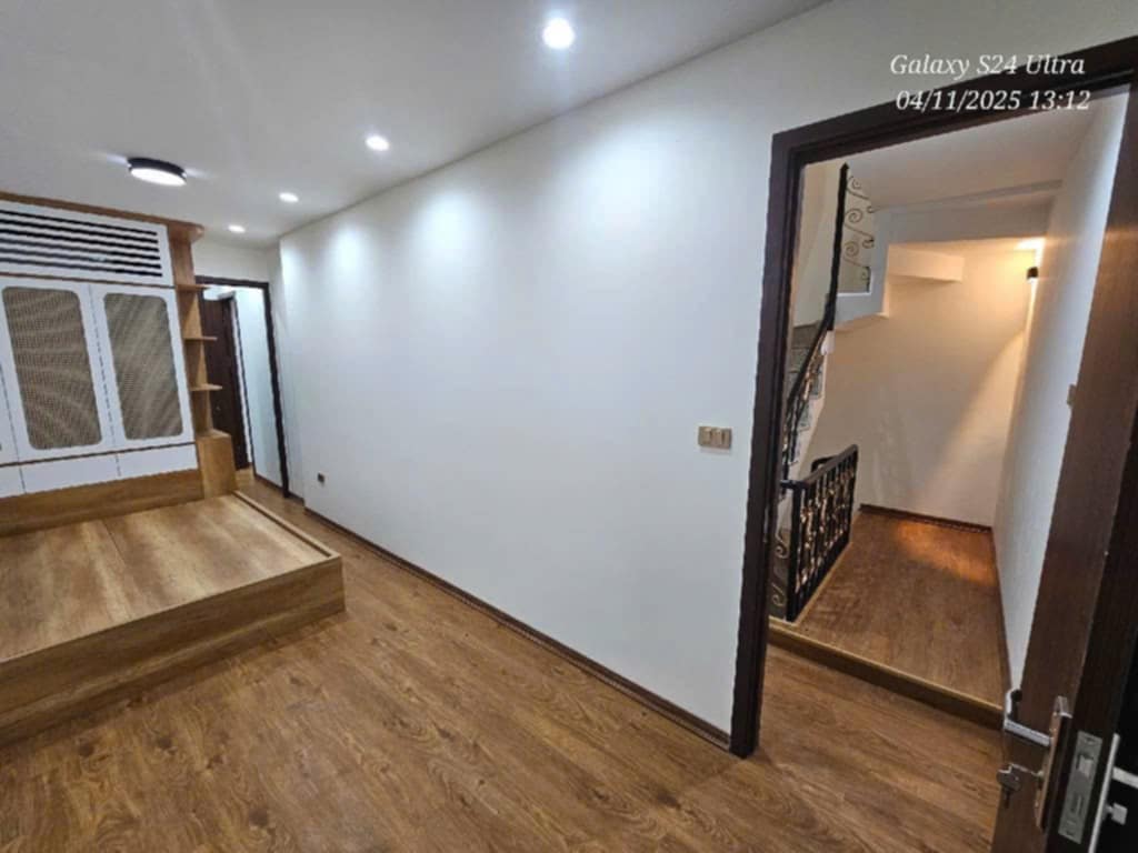 bán nhà đường 19 tháng 5, DT 35m2 4 tầng xây mới, gần hồ Văn Quán, hơn 8 tỷ