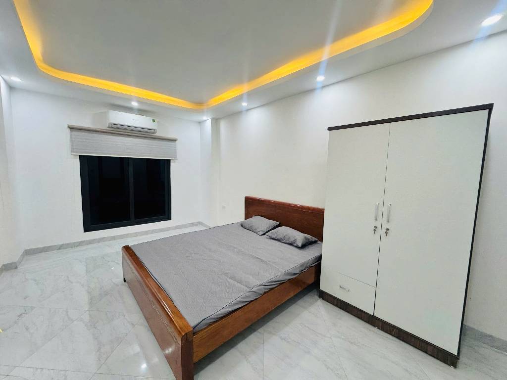 Bán nhà Ngô Quyền 30m2 xây 5 tầng, gần KDT Văn Khê, hơn 8 tỷ