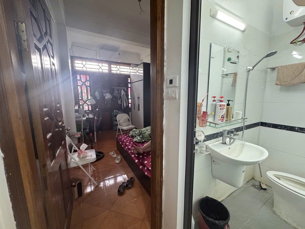 Bán nhà Chiến Thắng cách 1 nhà ra mặt phố giá hơn 10 tỷ