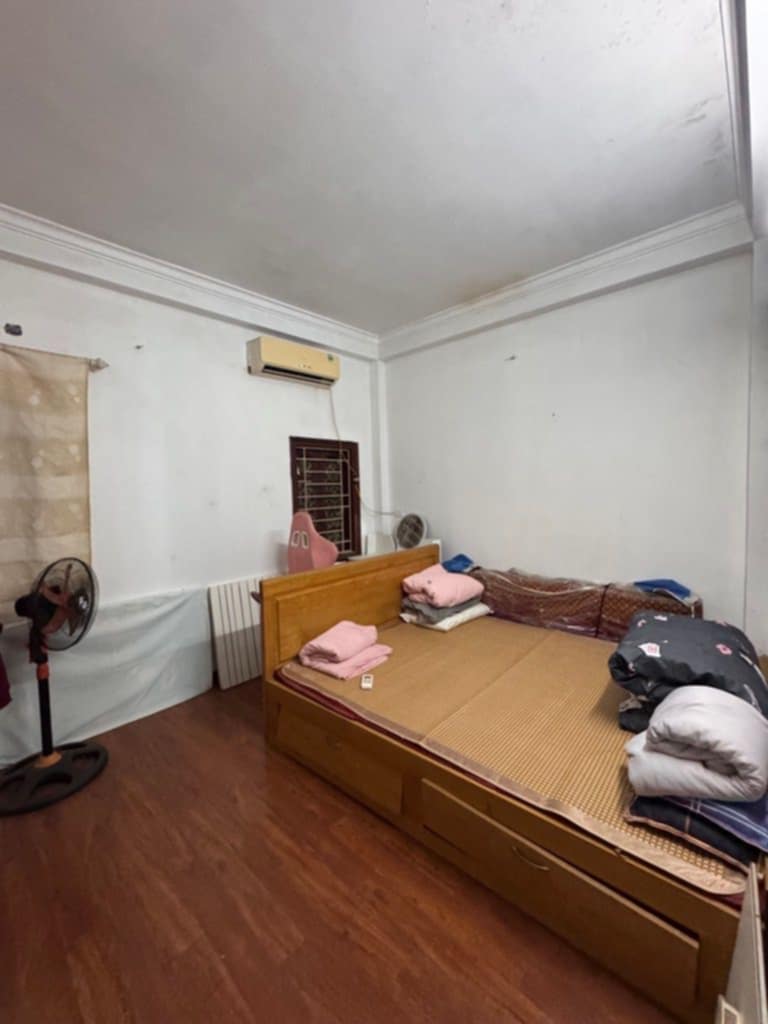 bán gấp nhà phố ẩm thực Triều Khúc 50m2 xây 3 tầng loanh quanh 9 tỷ