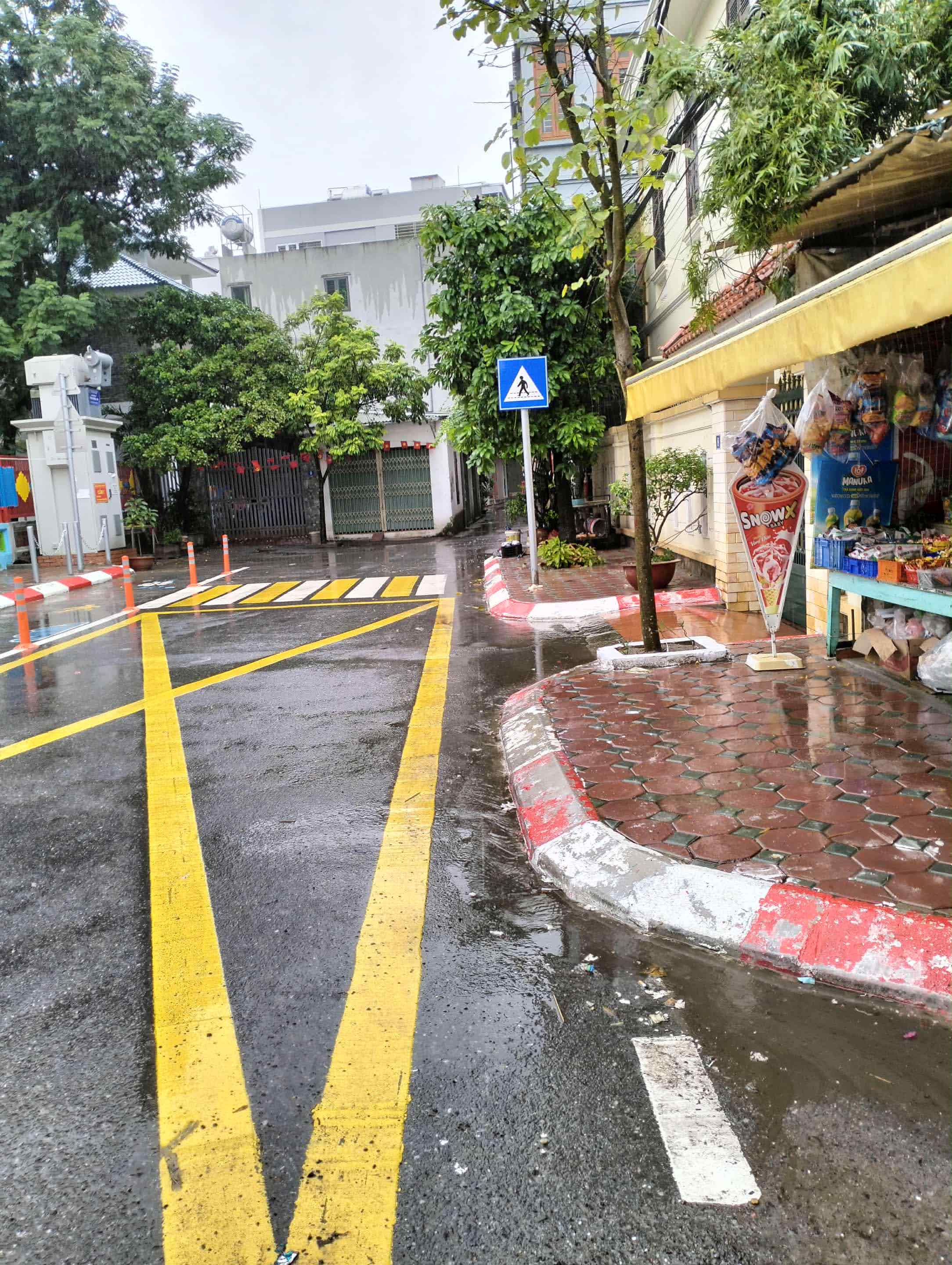 chủ thiện chí bán giảm 200tr nhà phố Vạn Phúc 60m2 xây 5 tầng loanh quanh 11 tỷ