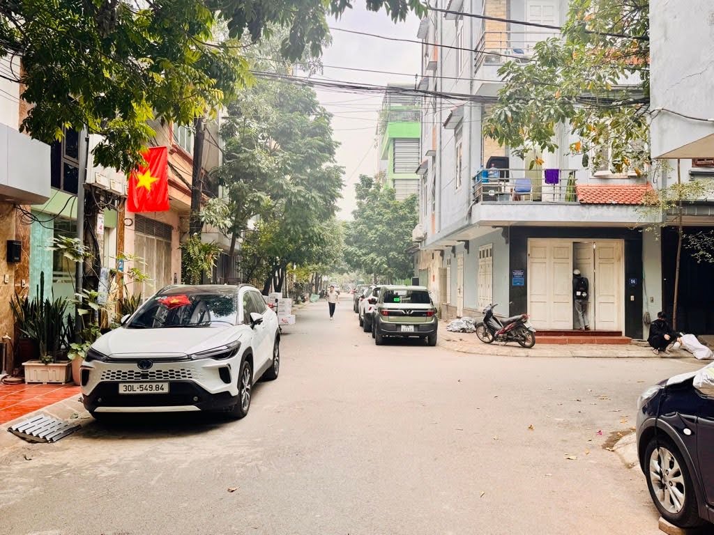 Bán nhà phân lô Chiến Thắng Hà Đông DT 35m2 x 4 tầng ô tô đỗ cửa giá 13 tỷ