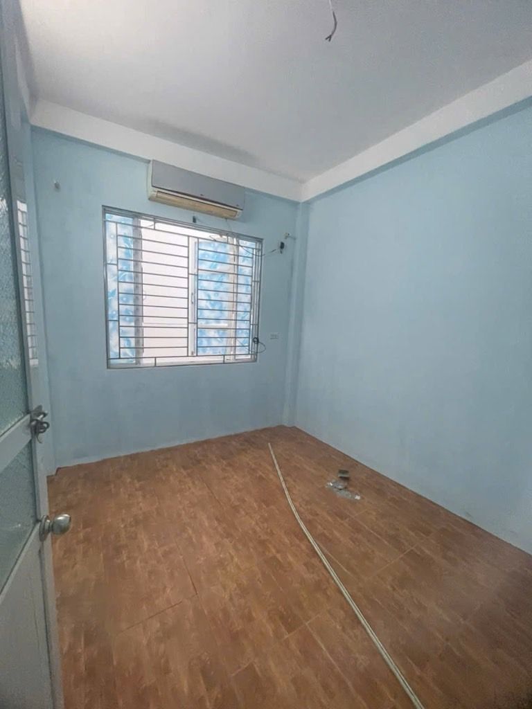 bán gấp nhà đường 19 tháng 5 DT 30m2 x 3 tầng, ô tô đỗ gần 30m2 hơn 7 tỷ