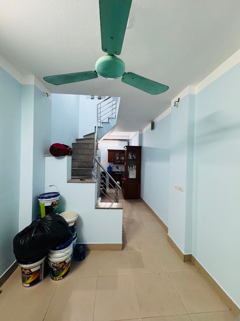 bán gấp nhà đường 19 tháng 5 DT 30m2 x 3 tầng, ô tô đỗ gần 30m2 hơn 7 tỷ