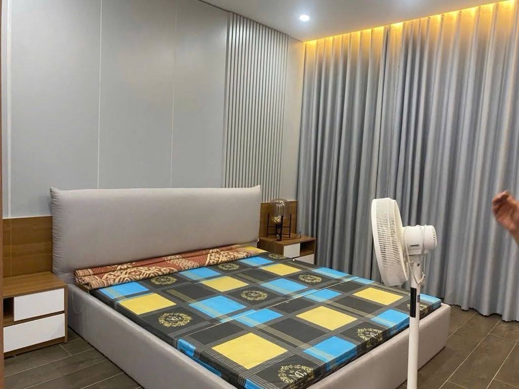 bán nhà Chiến Thắng, DT 34m2, xây 5 tầng, ô tô đỗ cửa, giá 10 tỷ