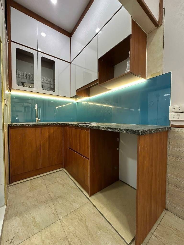 Bán gấp nhà phố Bùi Xương Trạch DT 35m2 xây 3 tầng, view hồ Quan Nhân, giá 3 tỷ