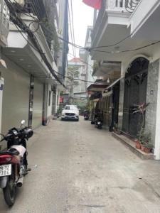 bán nhà đường 19 tháng 5, DT 35m2 4 tầng xây mới, gần hồ Văn Quán, hơn 8 tỷ