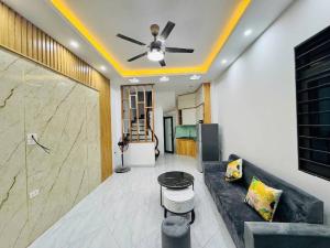 Bán nhà Ngô Quyền 30m2 xây 5 tầng, gần KDT Văn Khê, hơn 8 tỷ