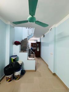 bán gấp nhà đường 19 tháng 5 DT 30m2 x 3 tầng, ô tô đỗ gần 30m2 hơn 7 tỷ