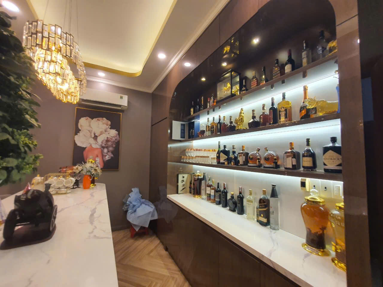 nhà mặt phố bố làm to  cậu cả nuốn đổi nhà