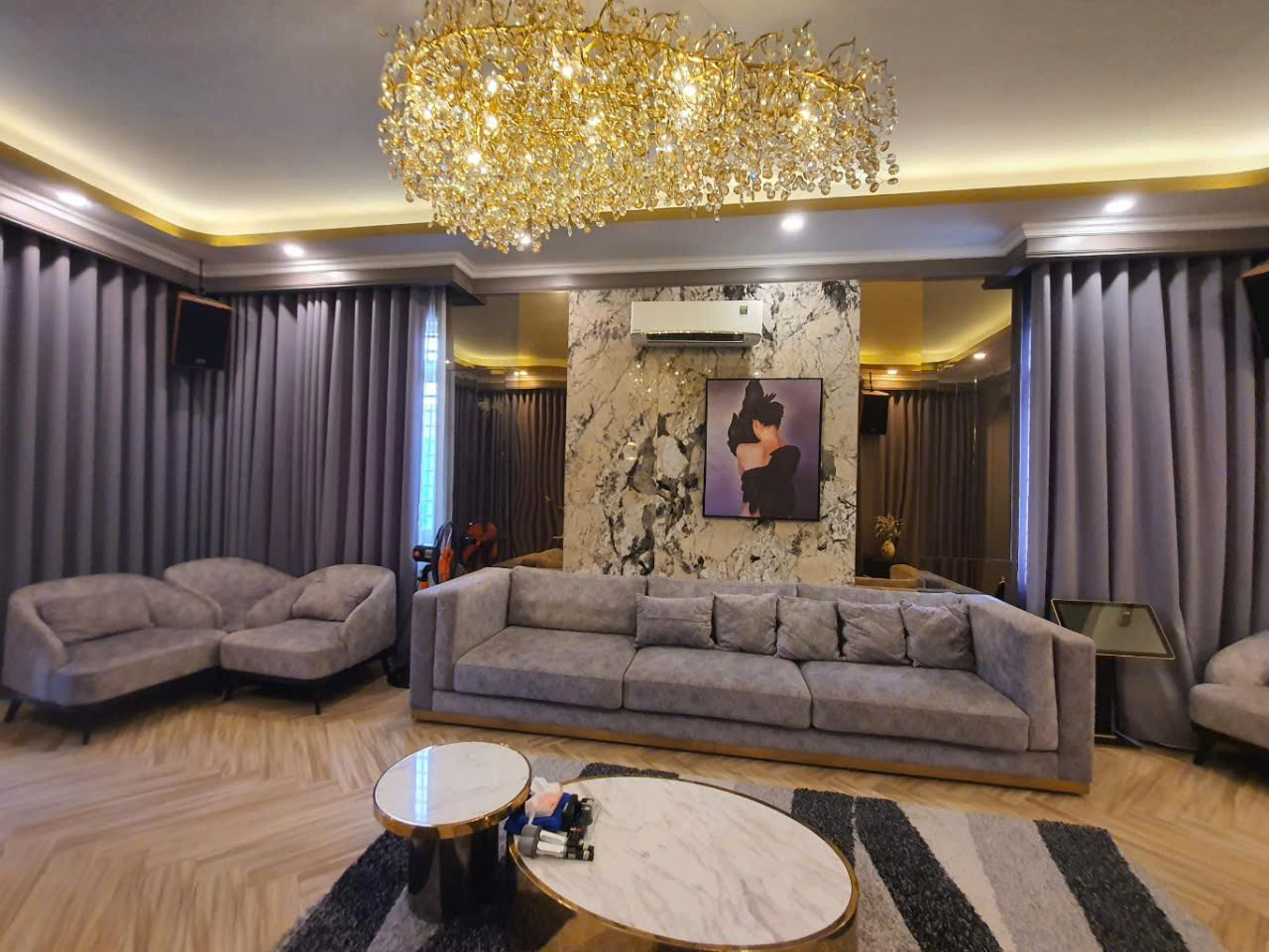 nhà mặt phố bố làm to  cậu cả nuốn đổi nhà