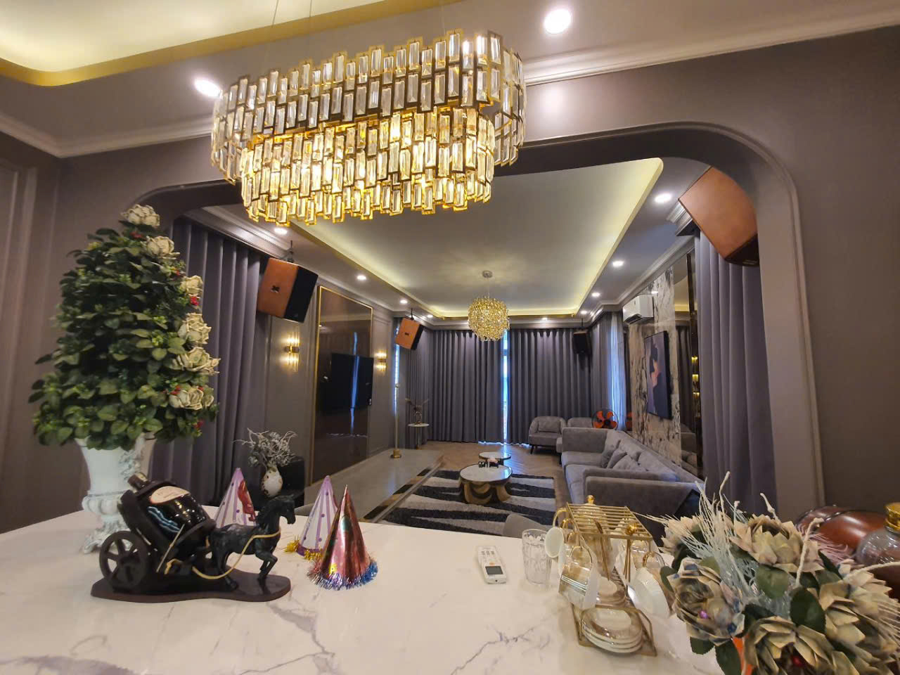 nhà mặt phố bố làm to  cậu cả nuốn đổi nhà