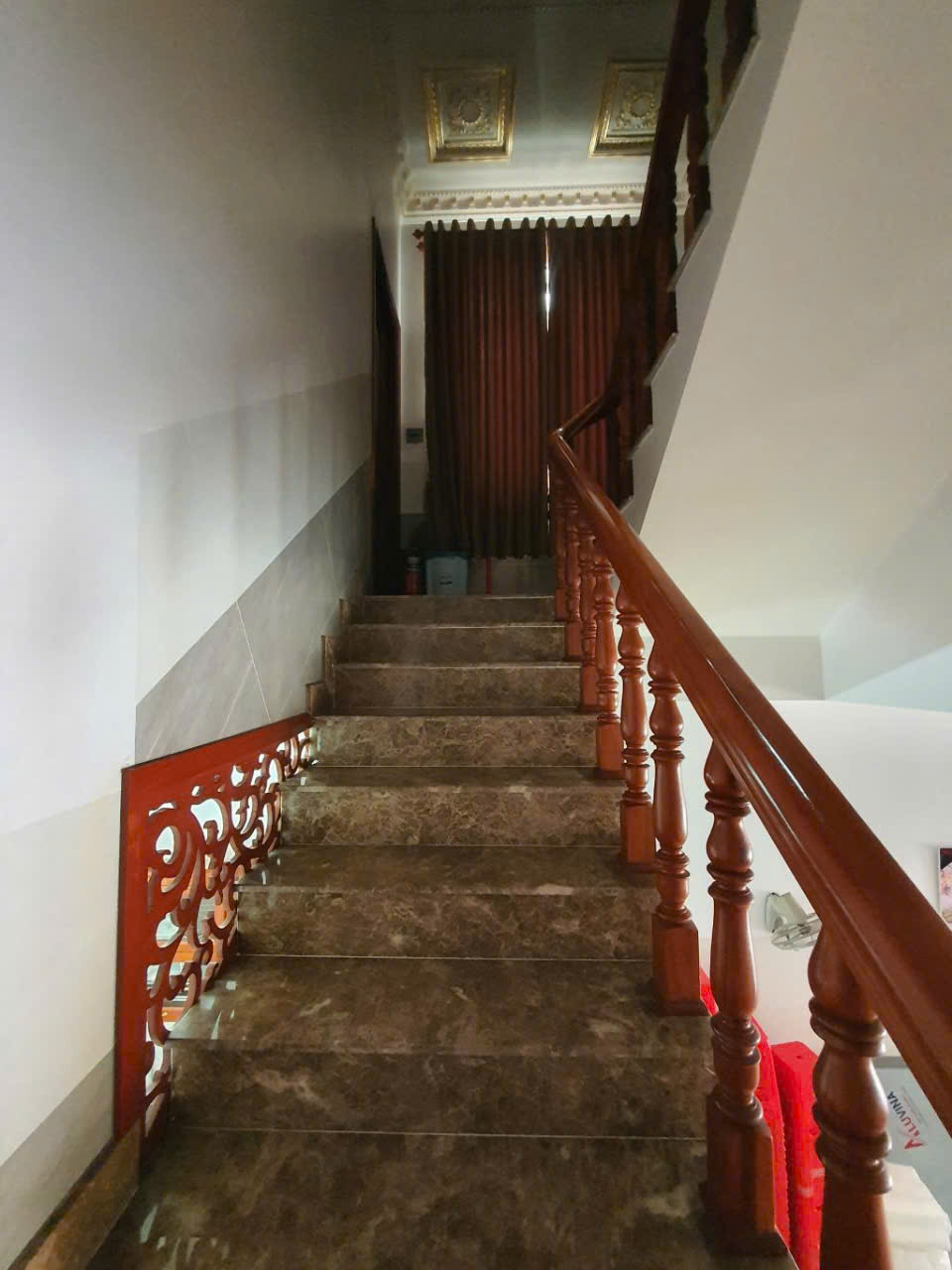 nhà mặt phố bố làm to  cậu cả nuốn đổi nhà