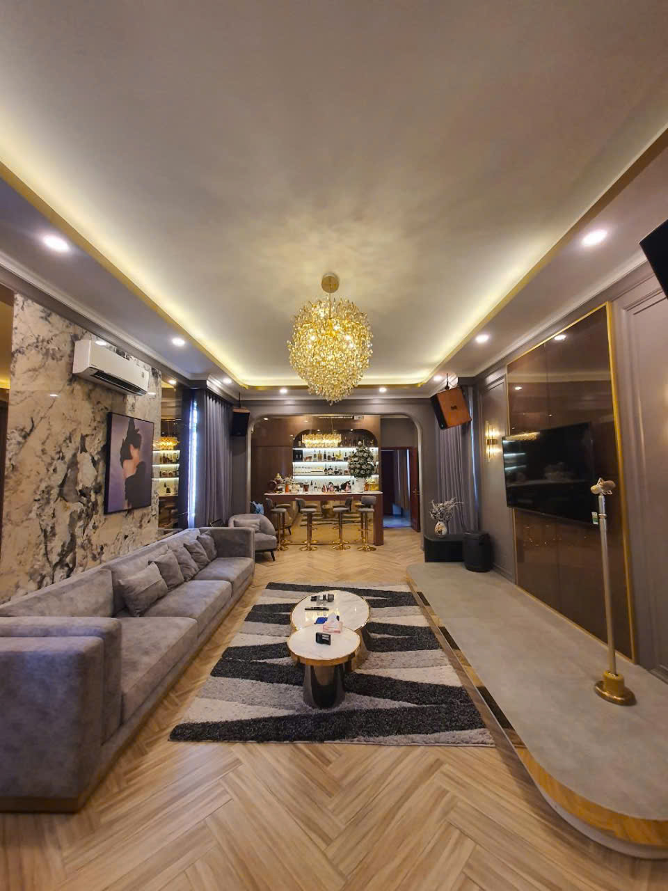 nhà mặt phố bố làm to  cậu cả nuốn đổi nhà