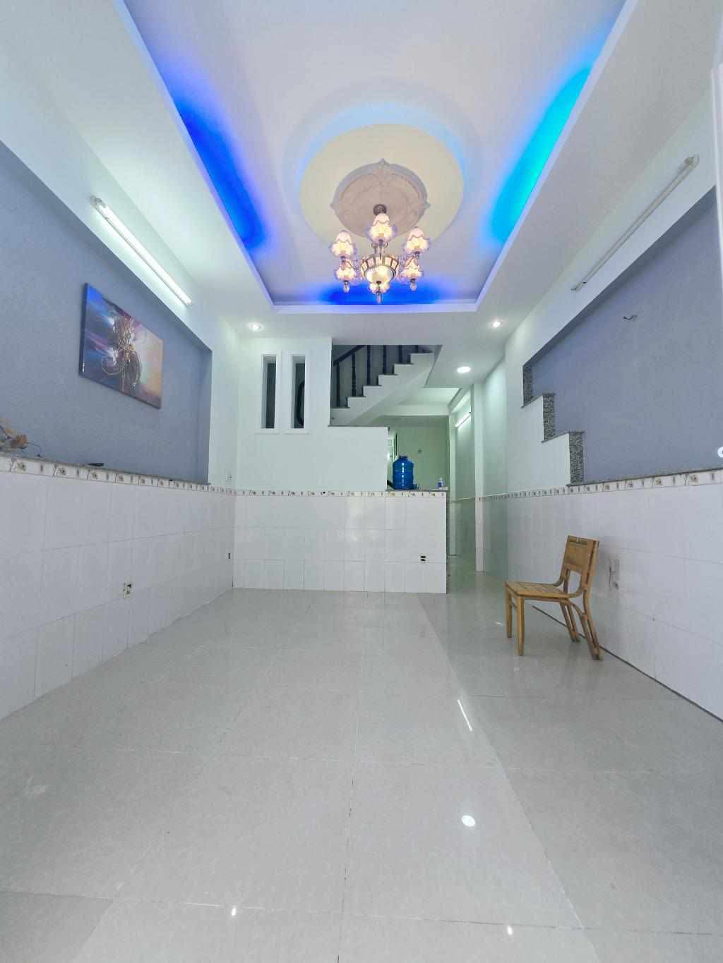Bán nhà 3 lầu đường số 4, phường Long Trường, quận 9