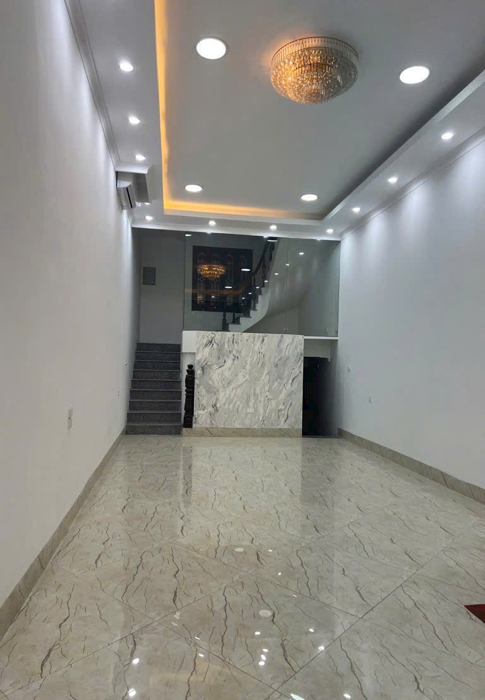 Nhà 6 tầng, mặt phố Hồ Tùng Mậu – Mặt sau ngõ rộng 3m